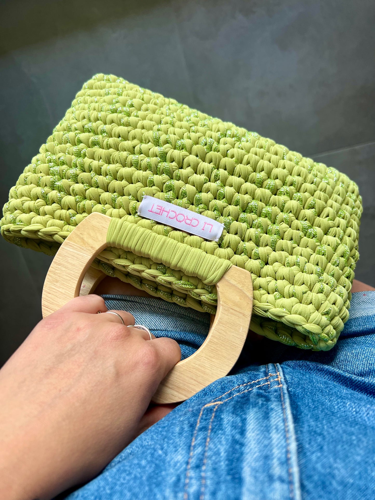Borsa con manici in legno