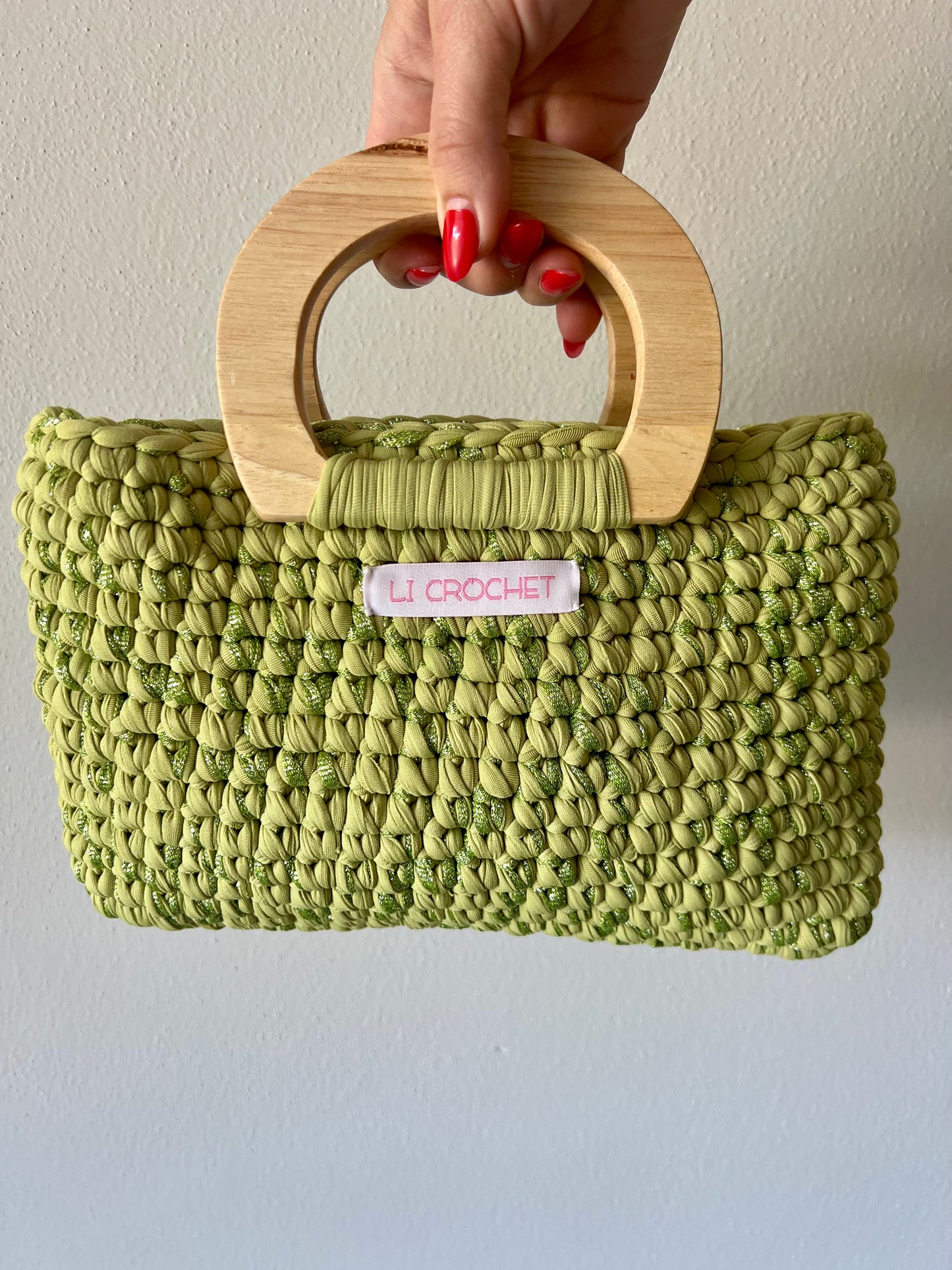 Borsa con manici in legno