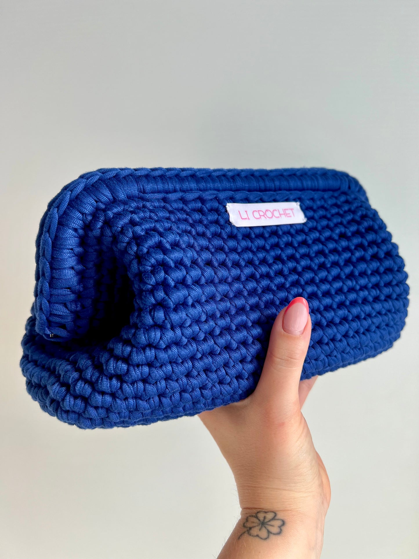 Clutch blu 💙