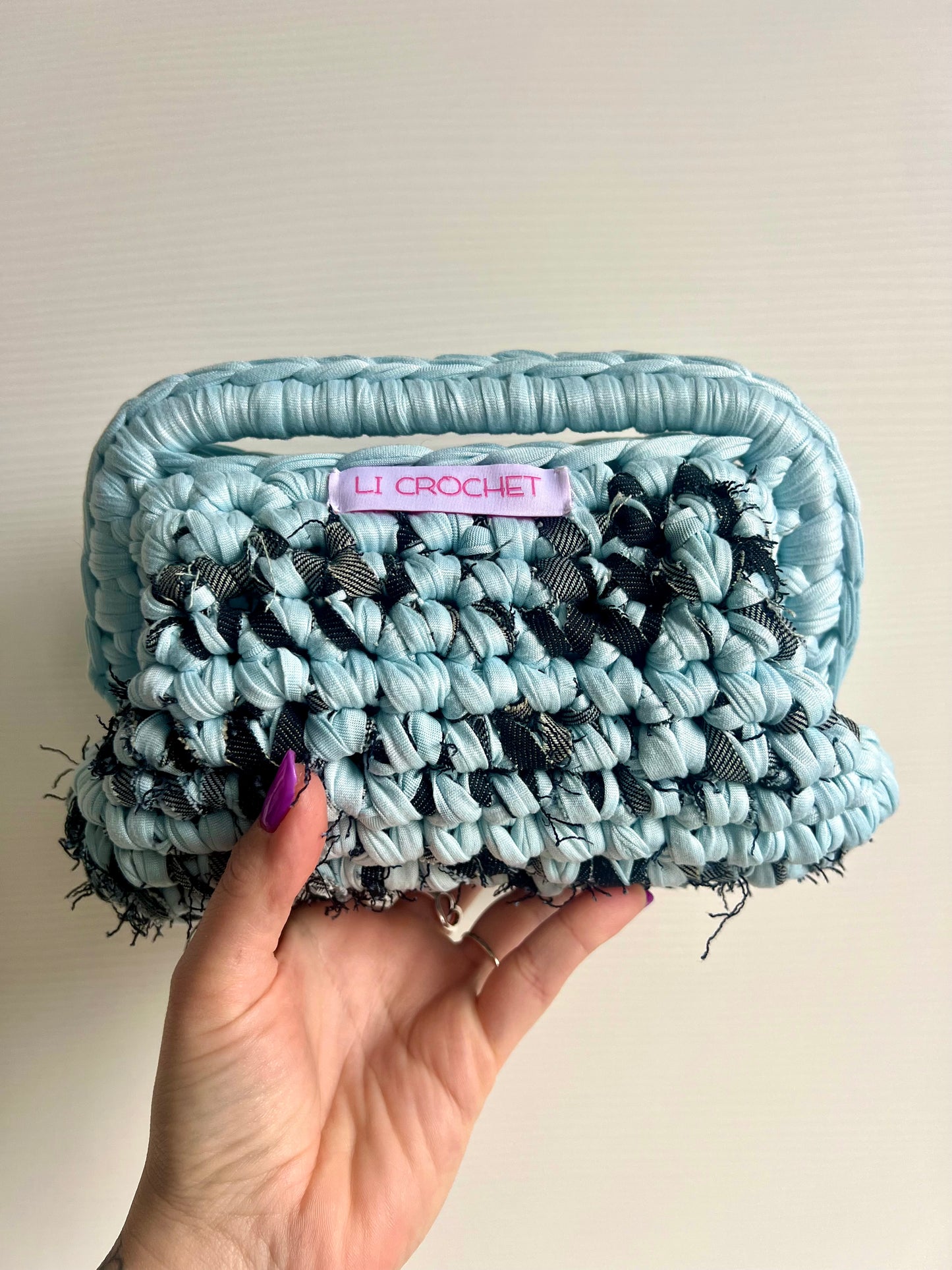 Clutch azzurra ed effetto jeans 🩵💙