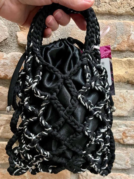 Crochet bag nera con fili in argento 🖤